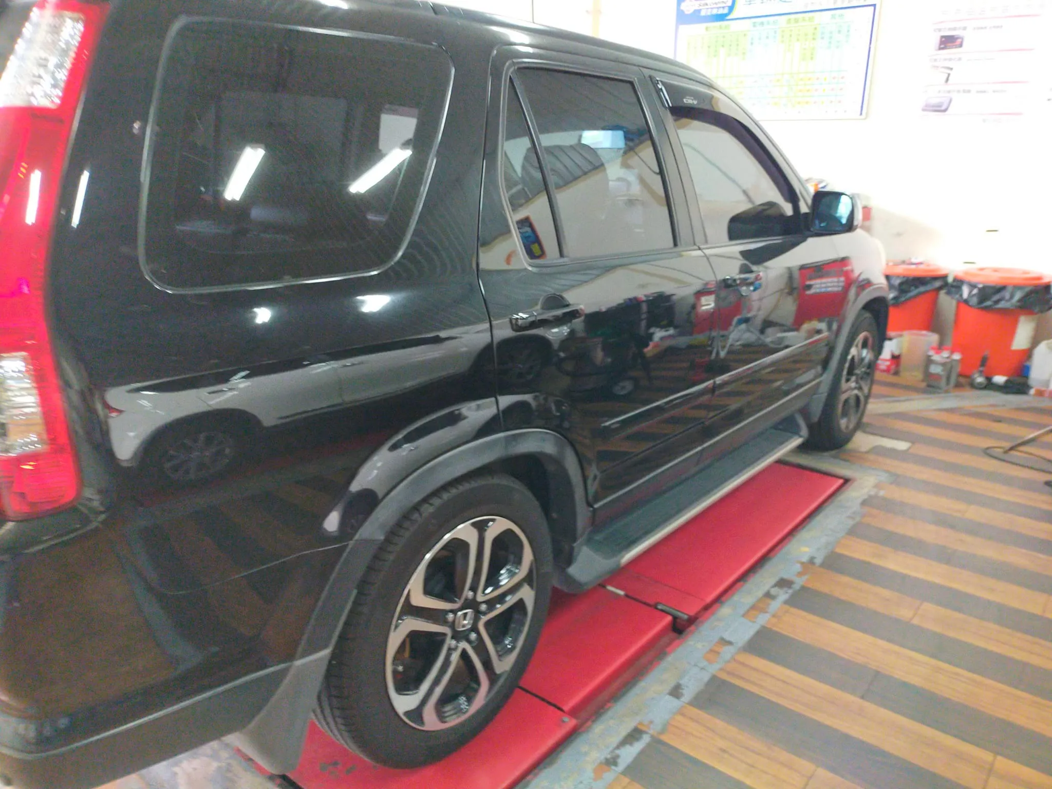 感謝好友林董信任來廠，指定ER530保養愛車，更換軸承底盤軸套！