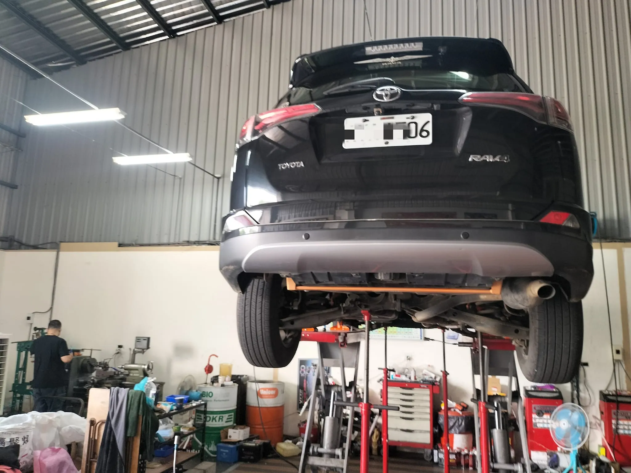 感謝顧客貴賓指定 #富昇副車架製造所 安裝副車架襯套，改善車輛行駛搖晃感，增加路感行駛穩定性，改善乘客暈車感！