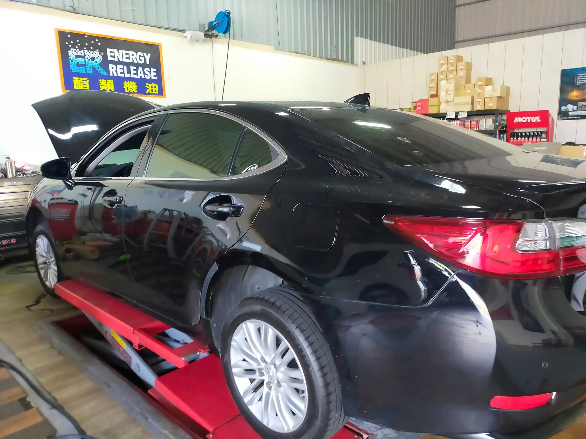感謝粘伯粘董信任來廠大保養愛車，更換變速箱油，清洗積碳，更換火星塞，清洗冷氣系統，更換前，後煞車片，煞車油！
