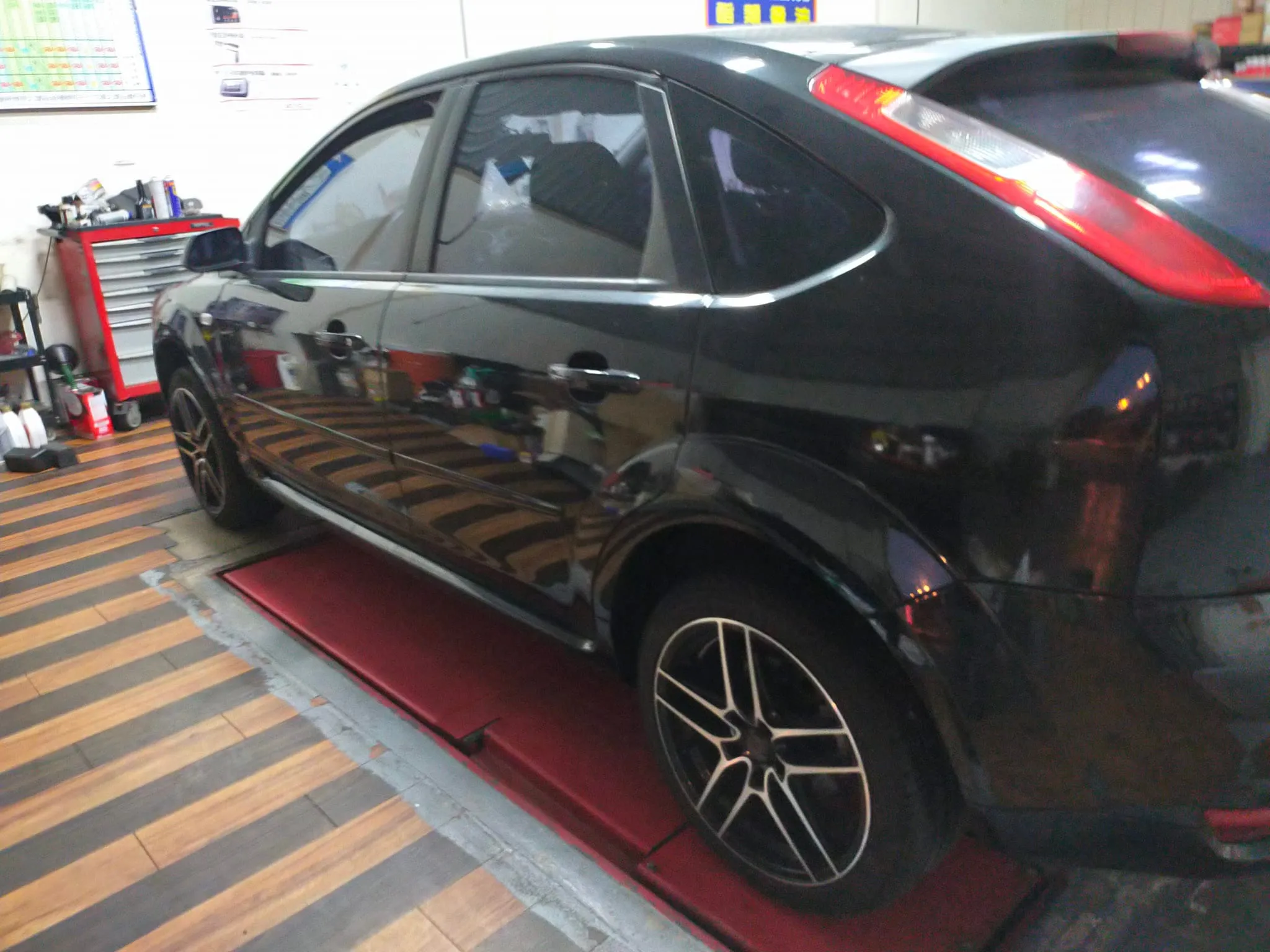 感謝好友謝董信任來廠酯定ER530機油保養愛車，變速箱油，煞車油，水箱精，電瓶，更換前後避震器！