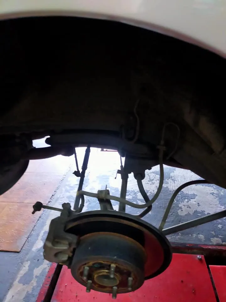 感謝好友張小姐信任來廠更換全車避震器，前後煞車盤，前後煞車片，更換汽門蓋墊片！