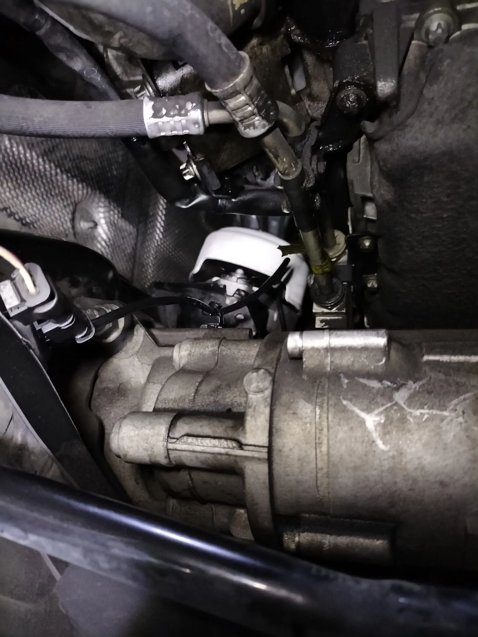 感謝曾董信任來廠保養愛車，維修電尾門老化更換，處理抖動底盤行駛異音！