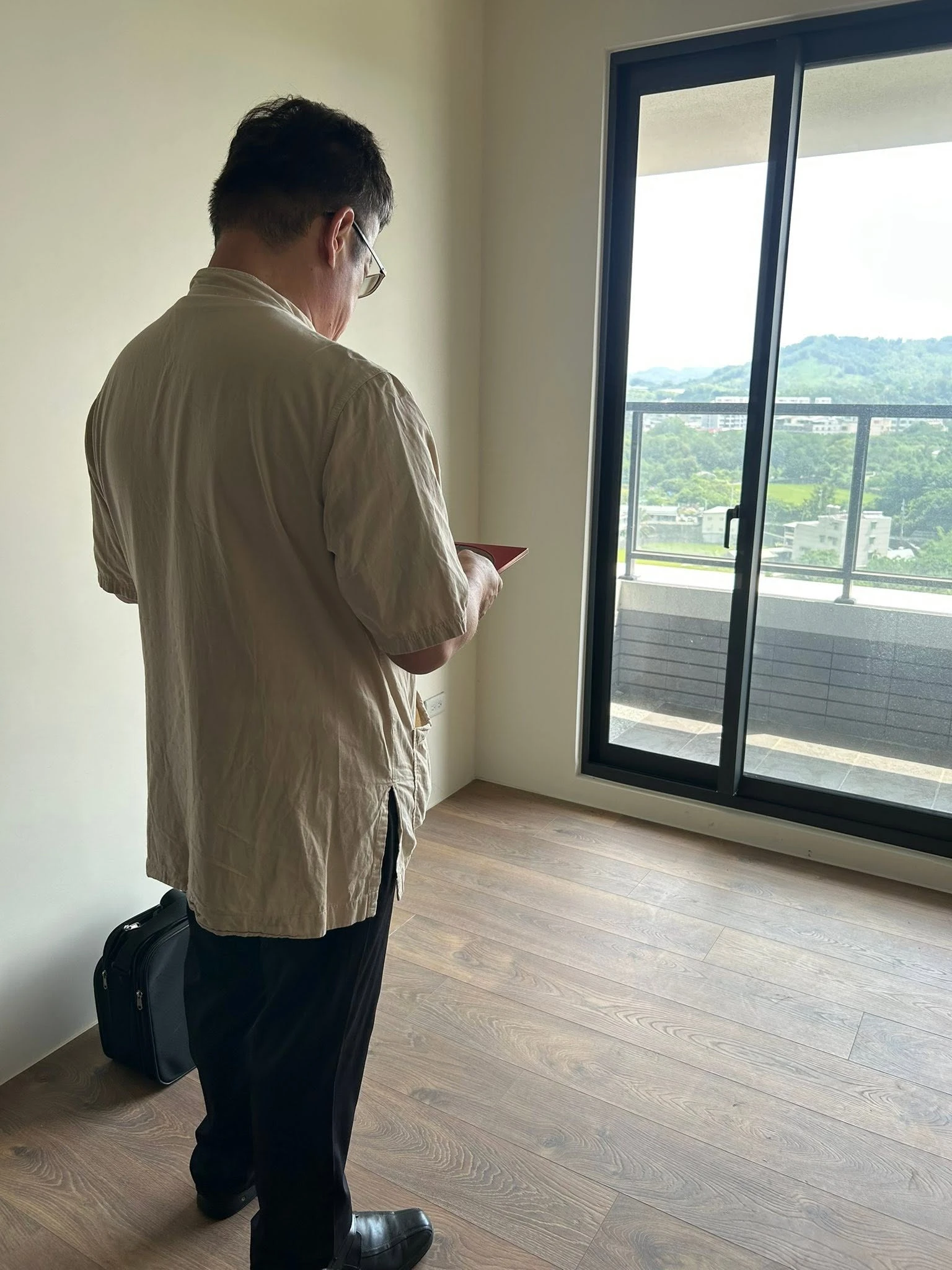 恭喜福東，買到好宅，完善規劃方案，讓陽宅氣場更強大，祝福福東平安順遂、圓滿幸福。