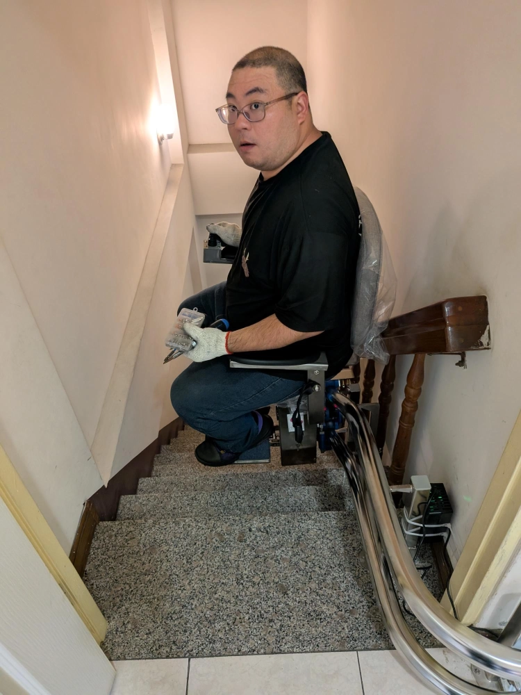 大里樓梯升降梯