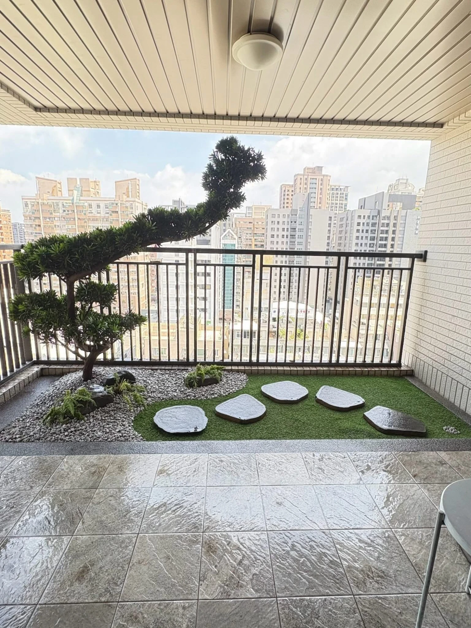 高雄厝陽台假草皮鋪設
