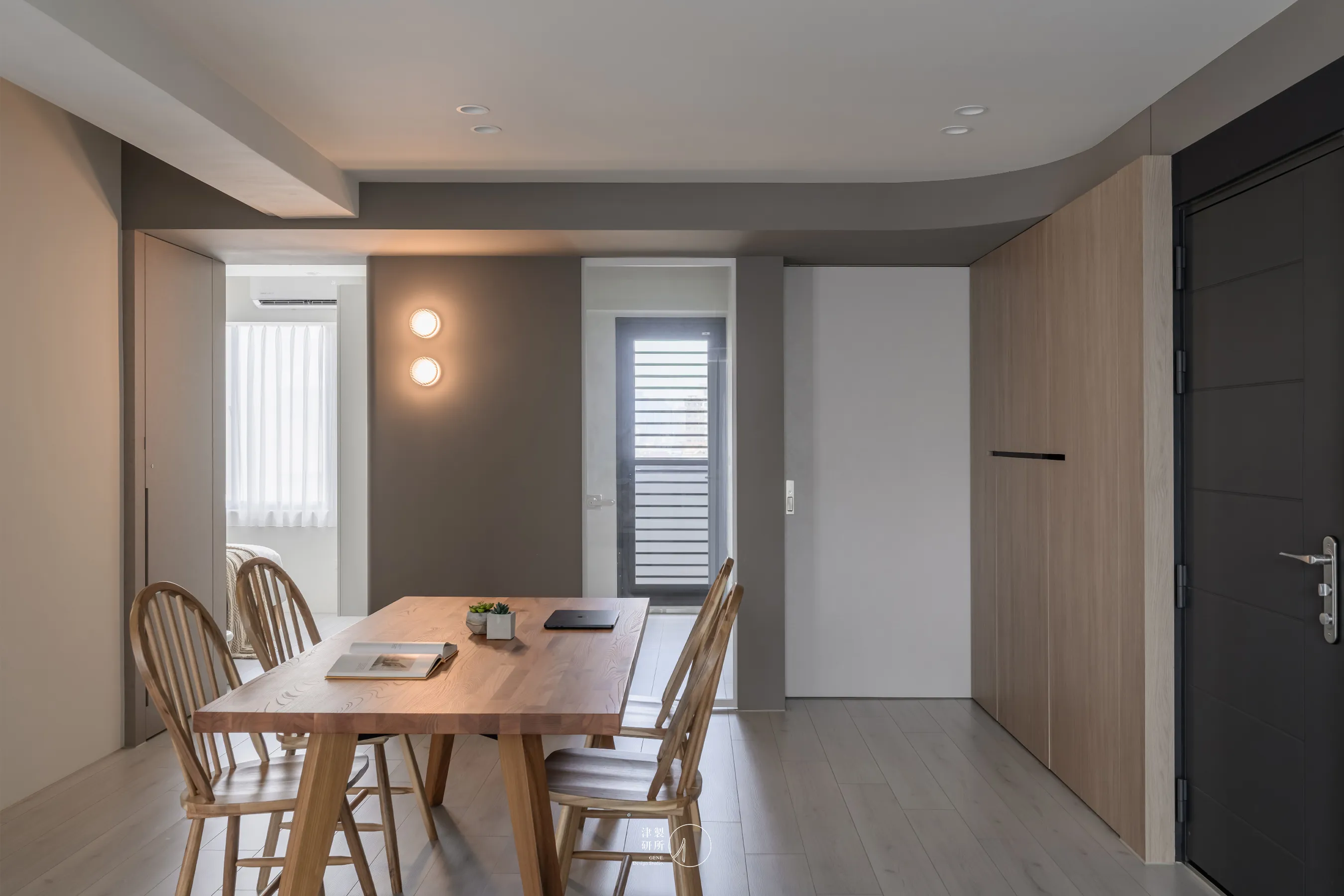 【 藏形 】比佛利山莊 / 黃宅