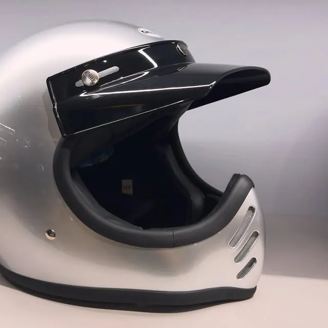 Chief 山車帽簷三扣式設計【新竹Chief安全帽】【竹北全罩式安全帽推薦】