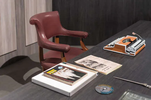 K022 Satin Blackwood