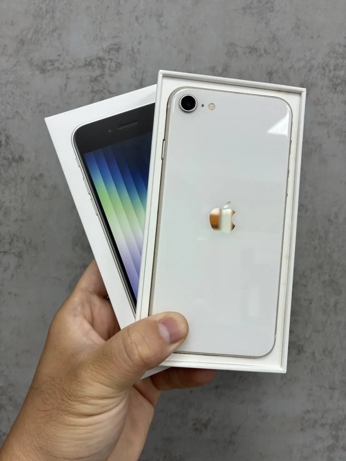 iPhone SE3 128G 白