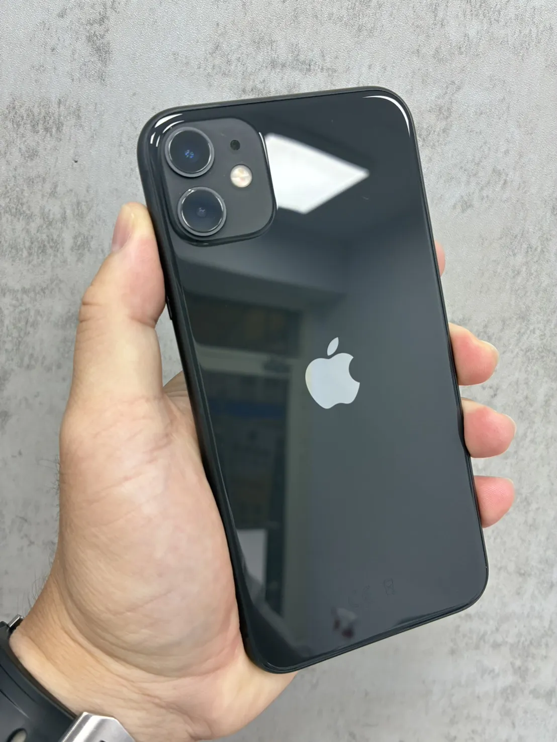 iPhone 11 64G 黑