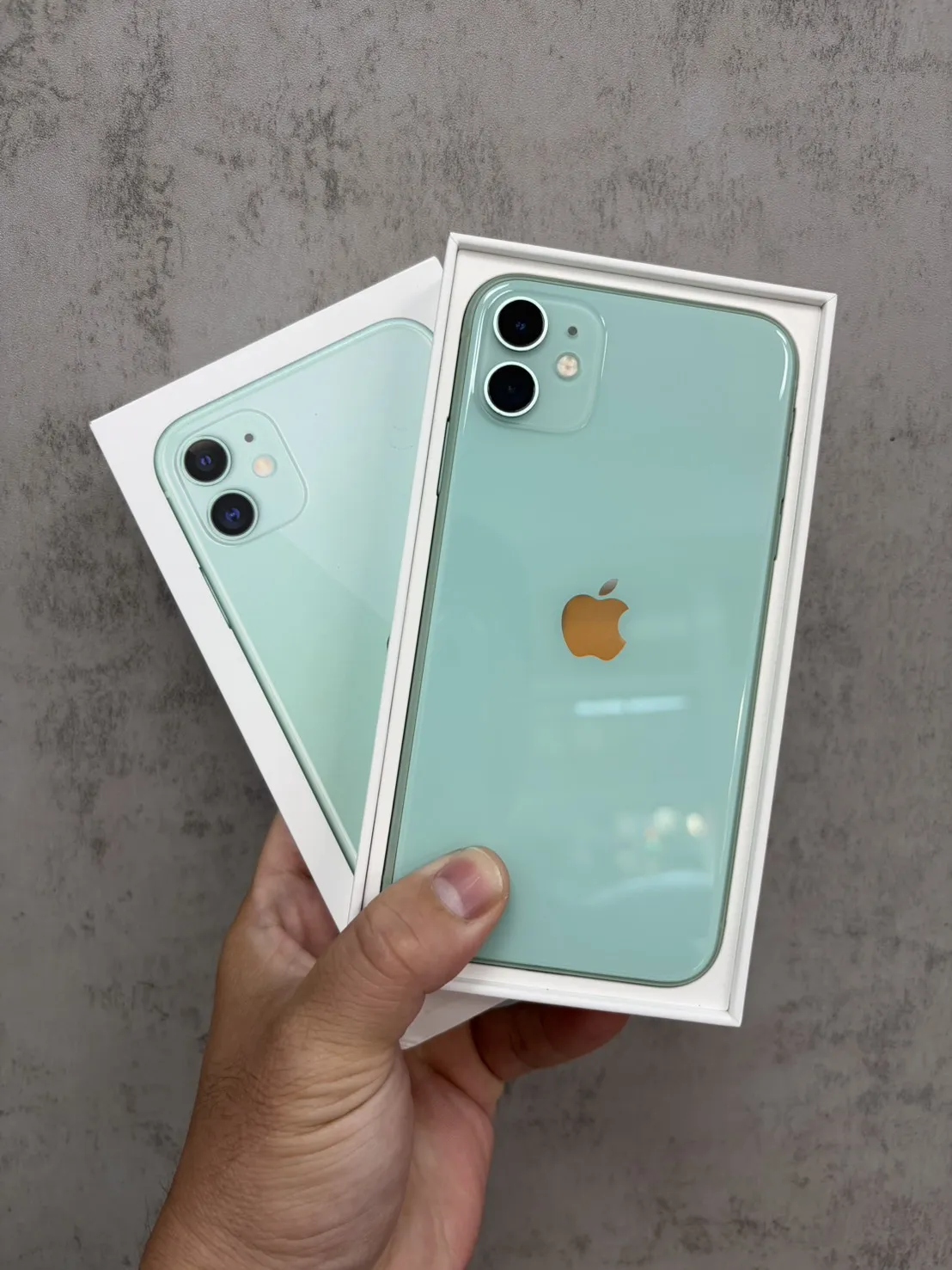 11 128G 綠 副廠電池 100 %