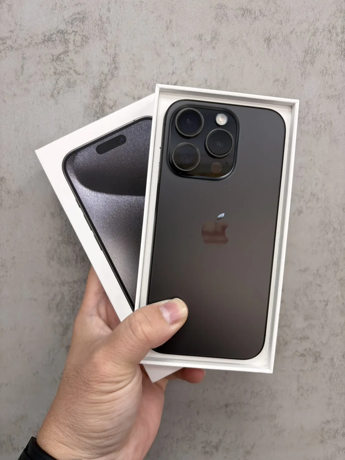 15 Pro 256G 黑 電池 87 %