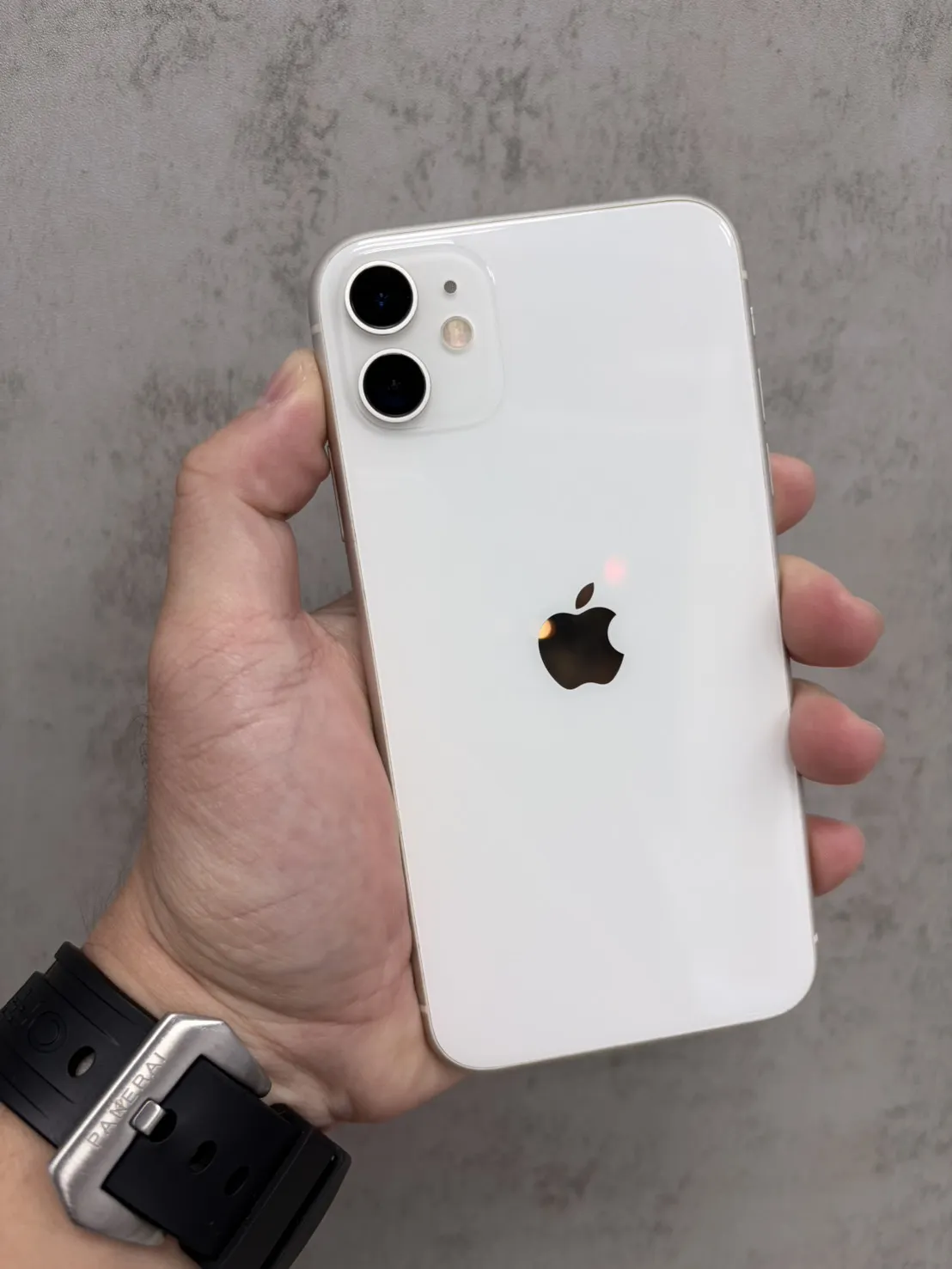 11 128G 白 副廠電池 100 %