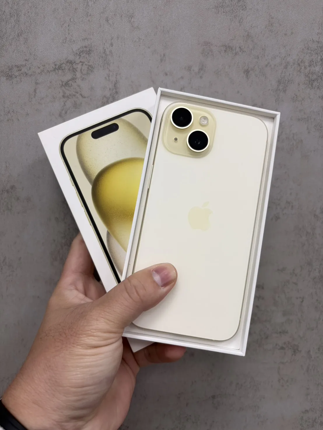 15 256G 黃 電池80% #48