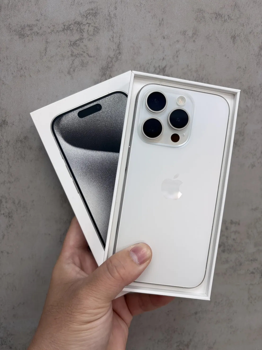 15 Pro 256G 銀 電池87% #72