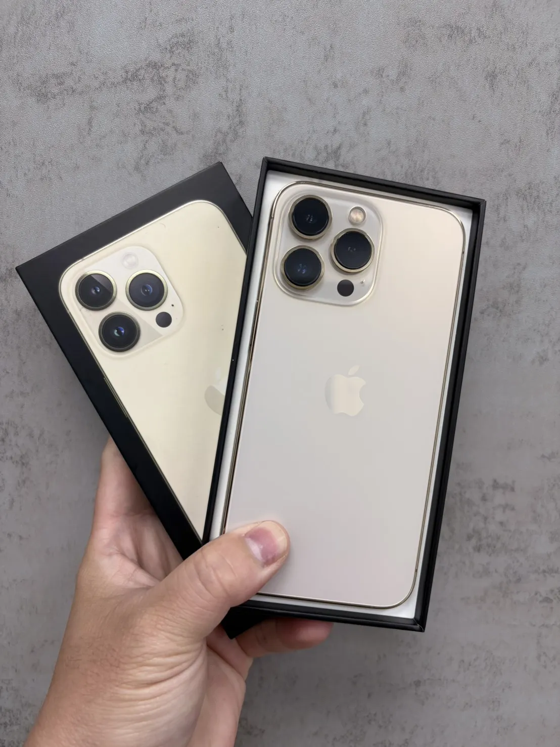 13 Pro 256G 金 電池89% #86