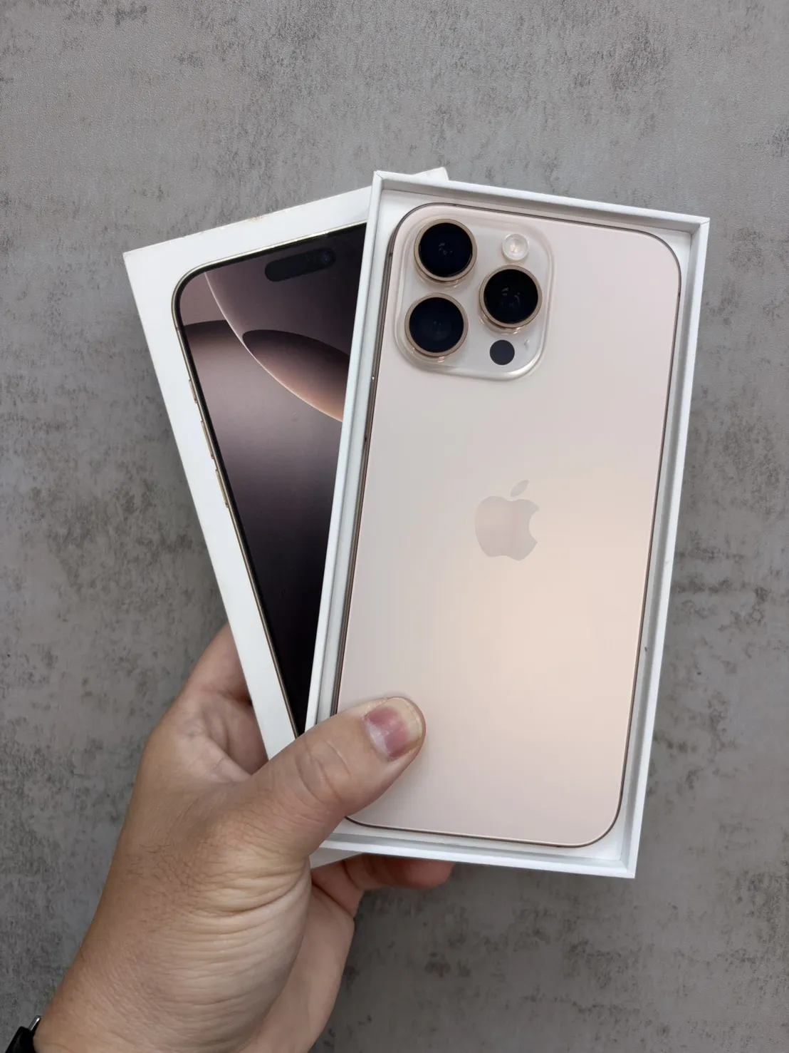 16 Pro Max 256G 金 電池94% #42