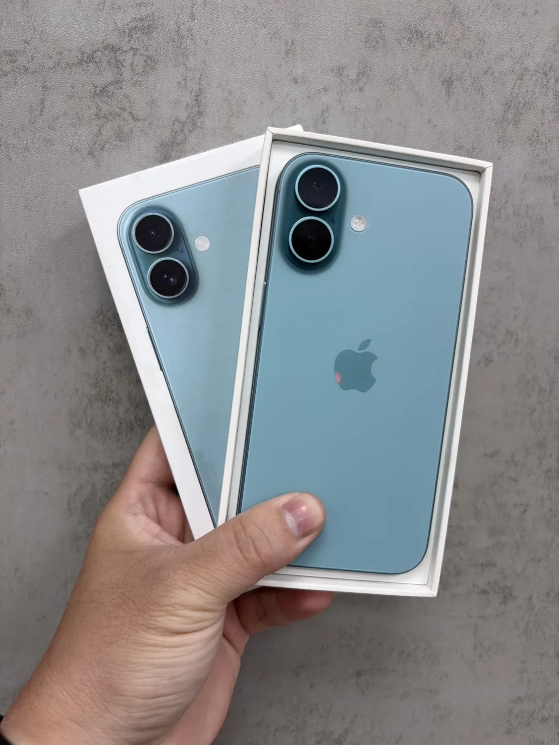 16 128G 綠 電池89% #31