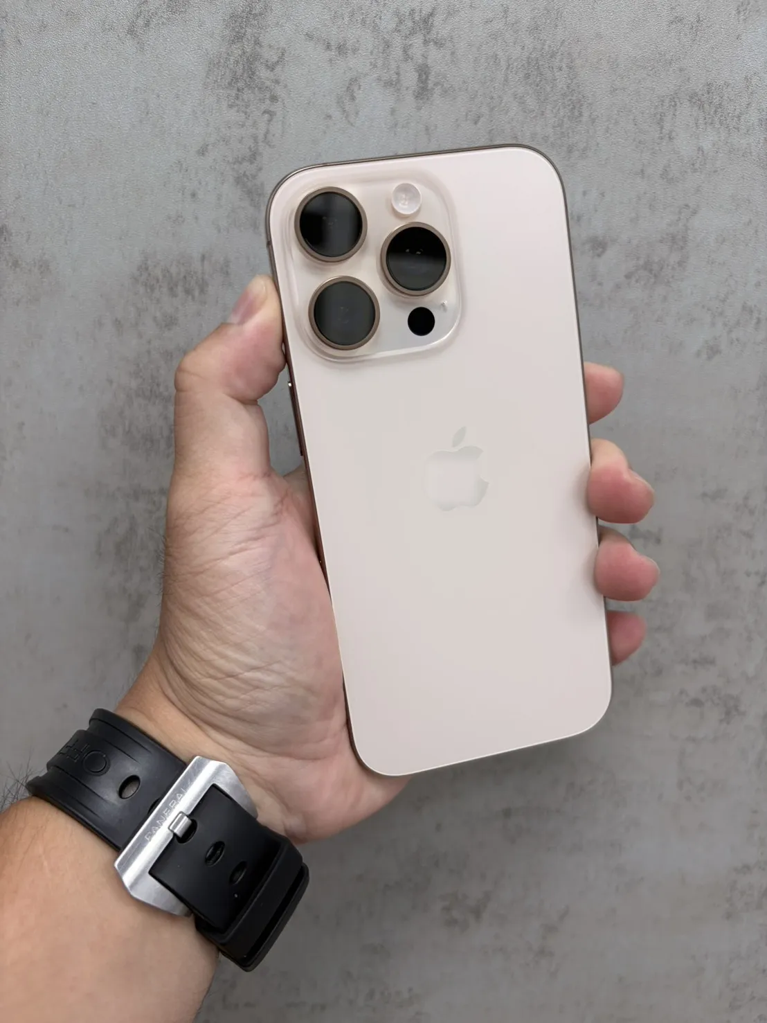 16 Pro 128G 金 電池 94 %