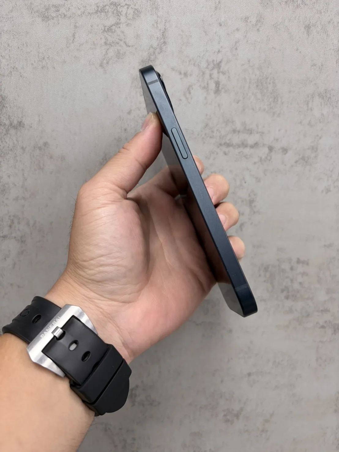 13 128G 黑 副廠電池 100 %