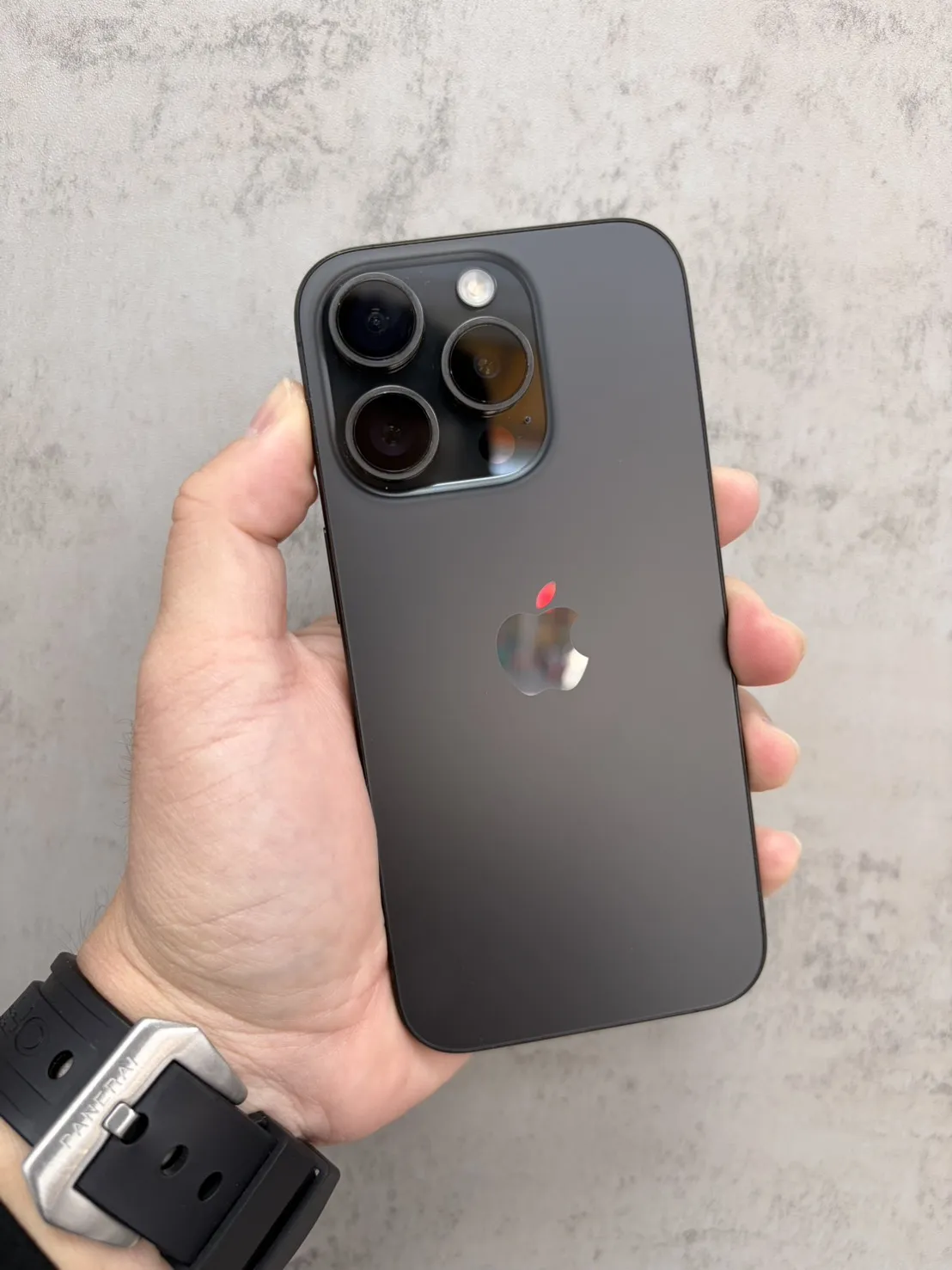 15 Pro 256G 黑 電池 87 %