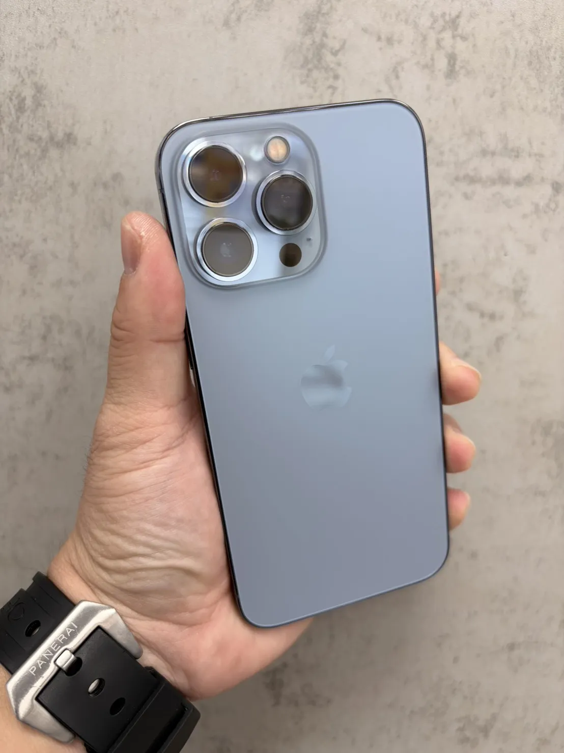 13 Pro 256G 藍 電池 74 %