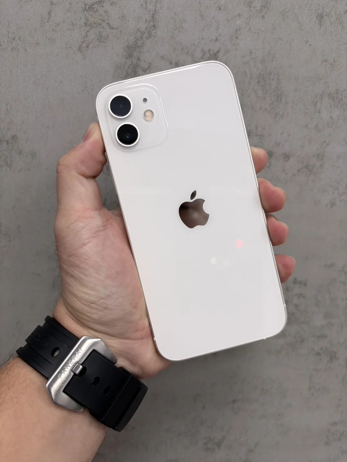 12 64G 白 電池77% #82