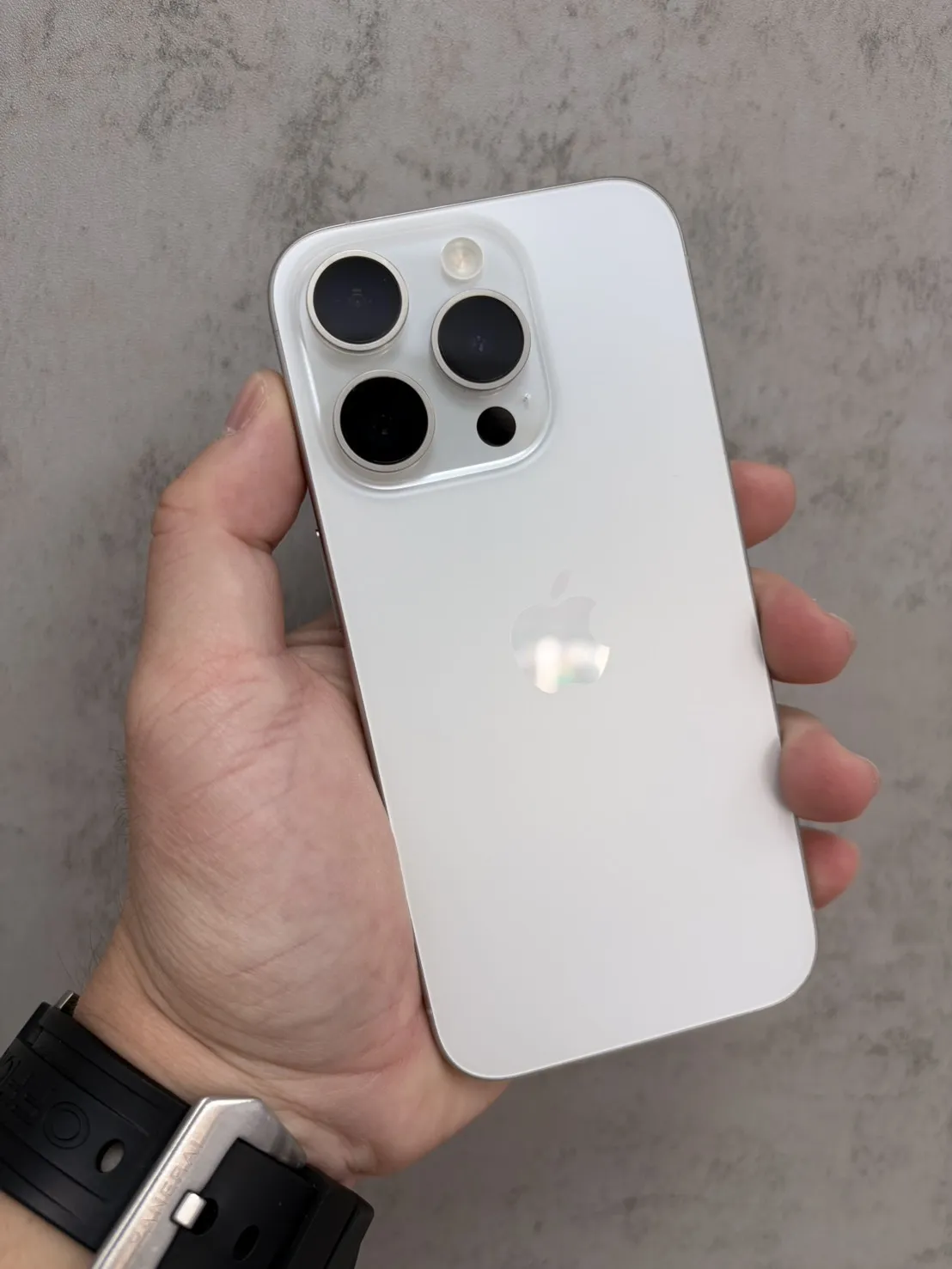 15 Pro 256G 銀 電池87% #72