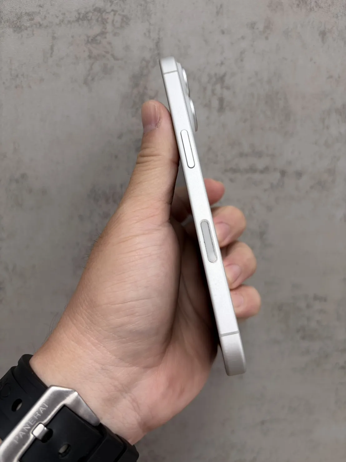 16 128G 白 電池88% #24