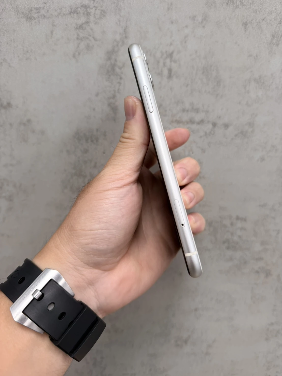 11 128G 白 電池73% #95