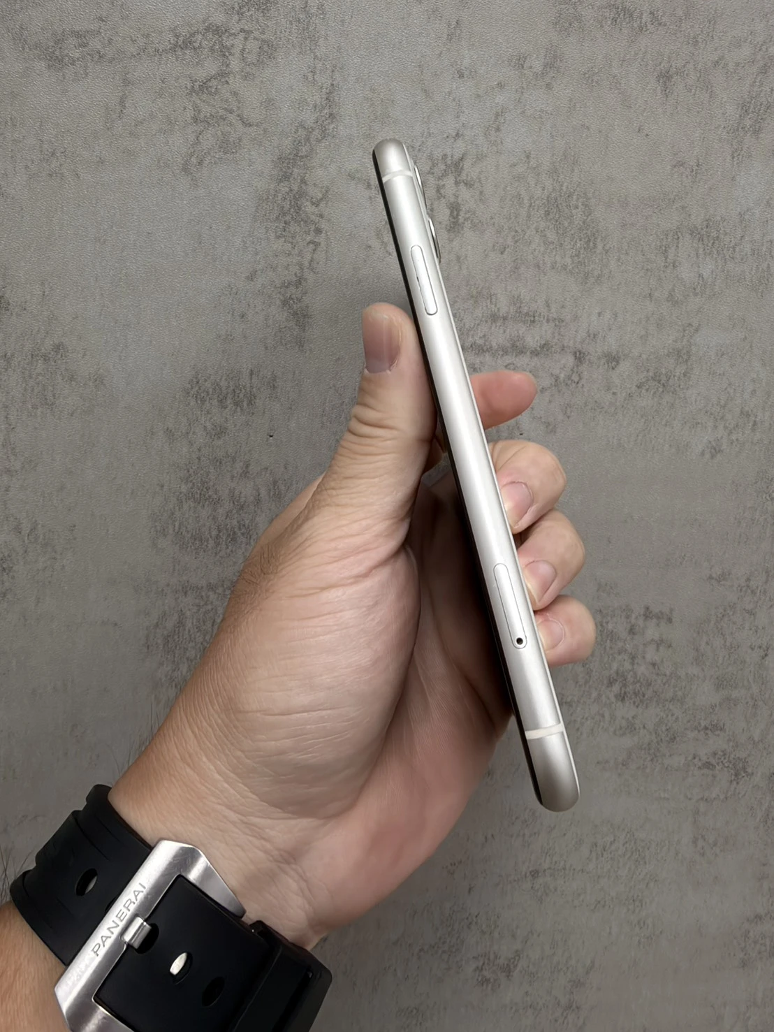 11 128G 白 電池79% #87