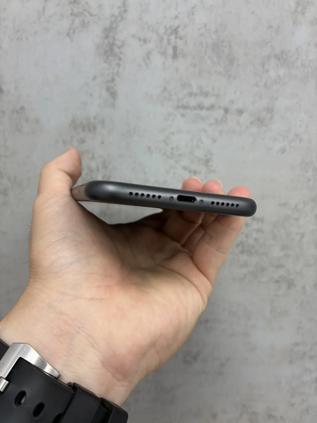 iPhone 11 64G 黑