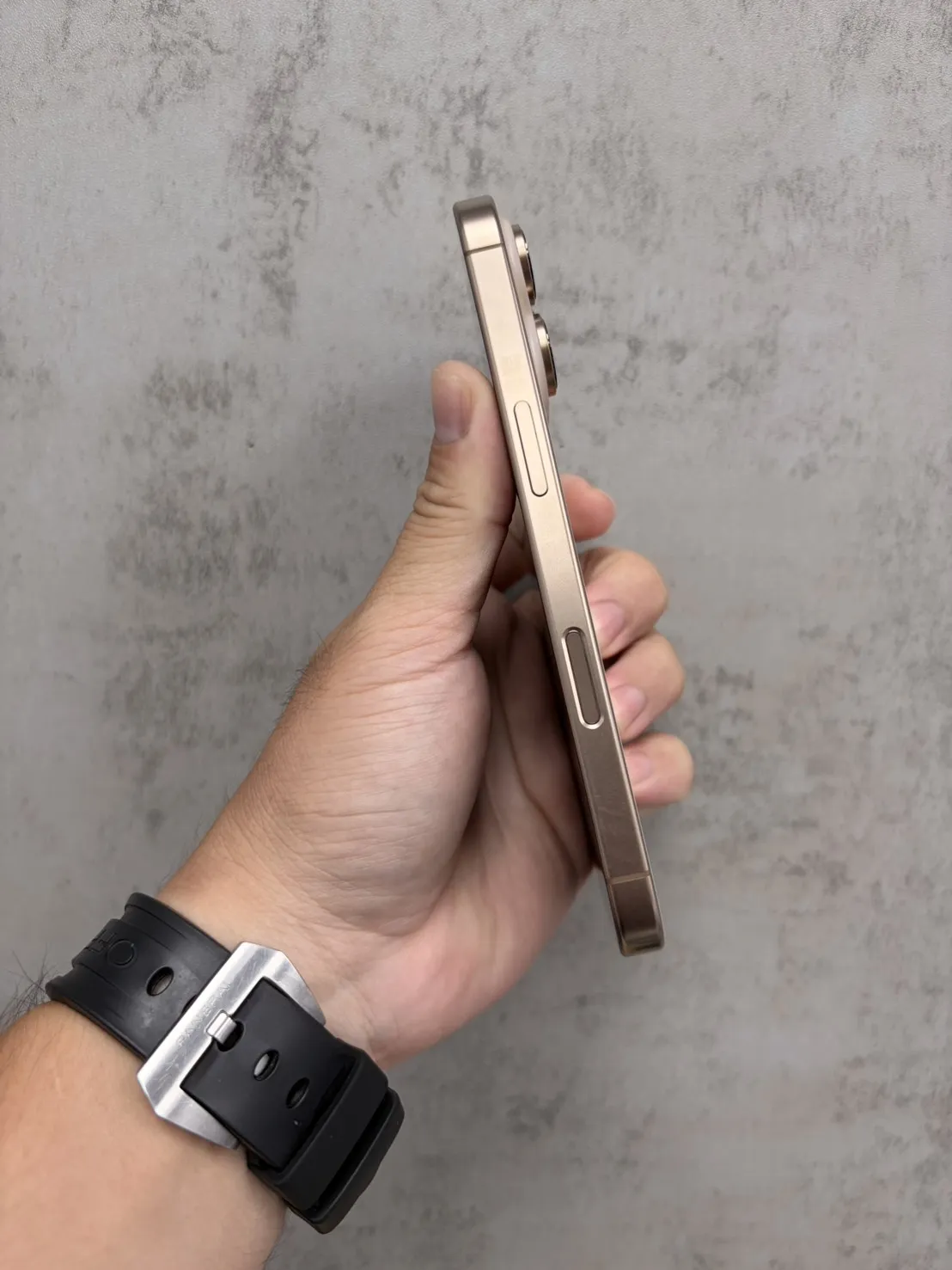 16 Pro 128G 金 電池 94 %