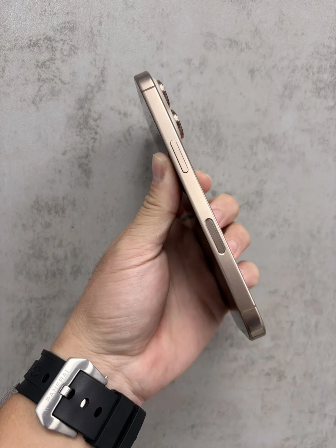 16 Pro 256G 金 電池 94 %