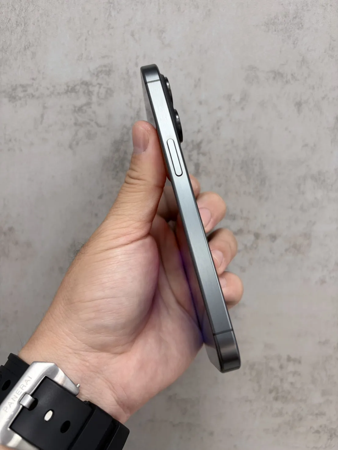 15 Pro 128G 黑 電池 84 %