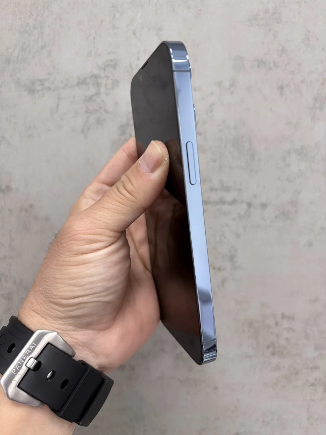 13 Pro 256G 藍 電池 74 %