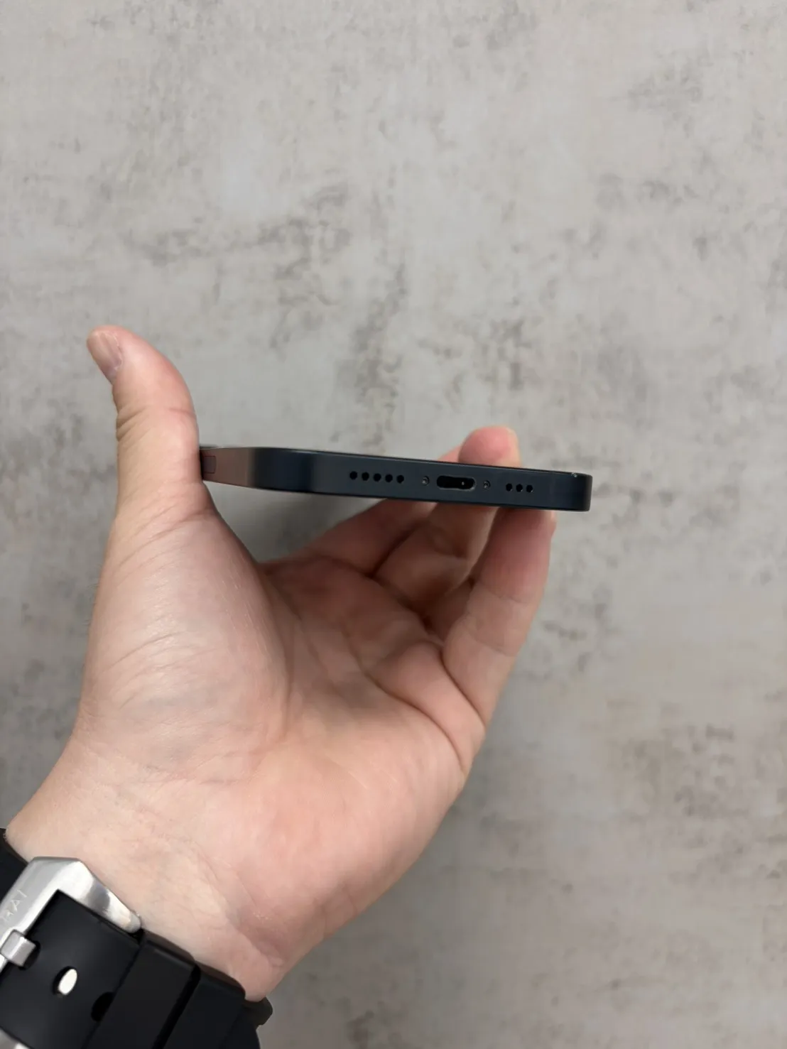 13 128G 黑 電池77% #24