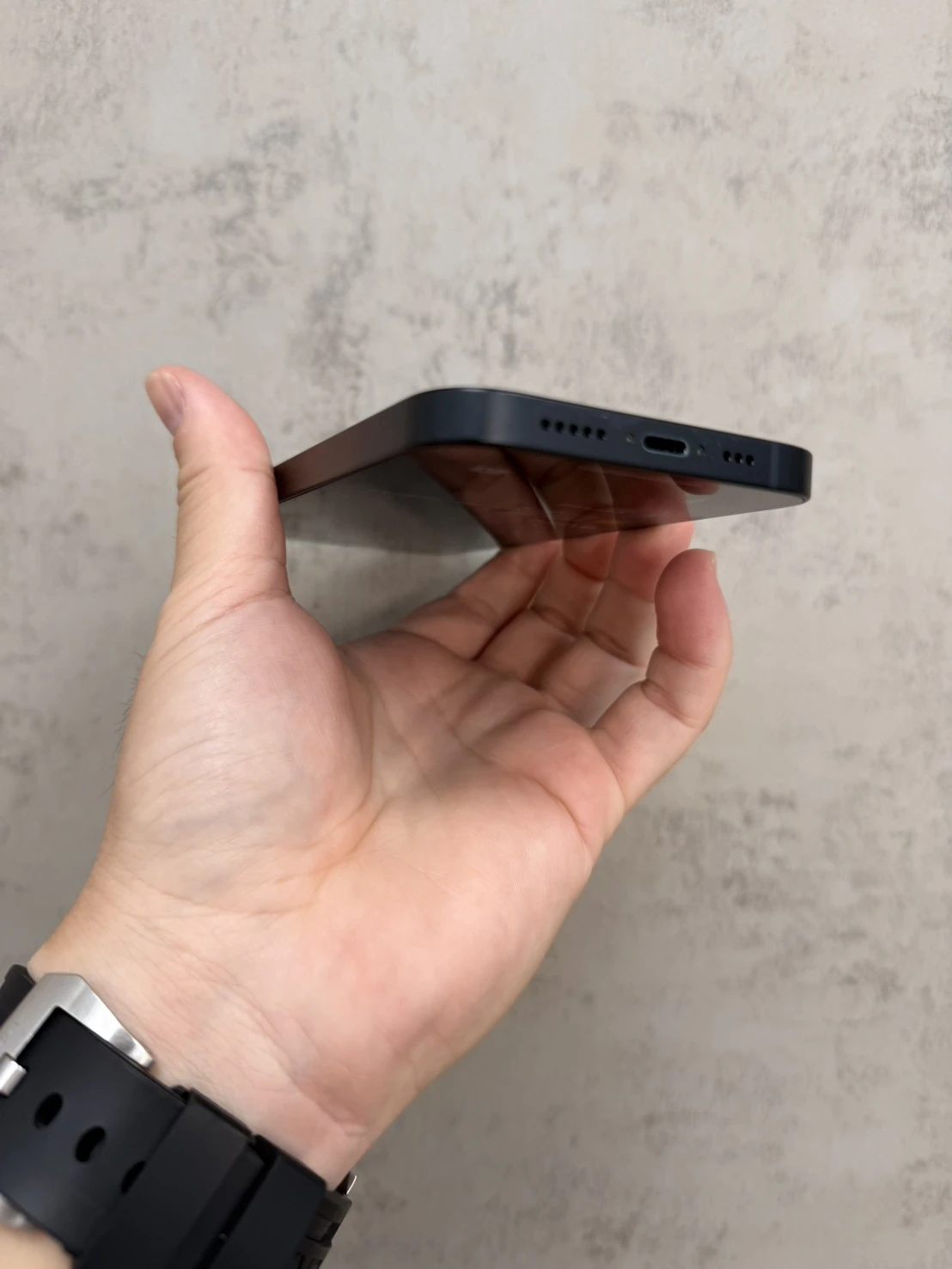 14 256G 黑 電池77% #86