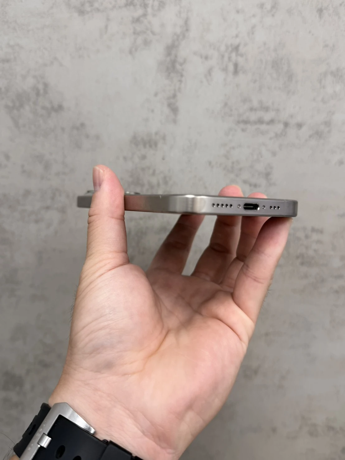 15 Pro 256G 鈦 電池78% #94