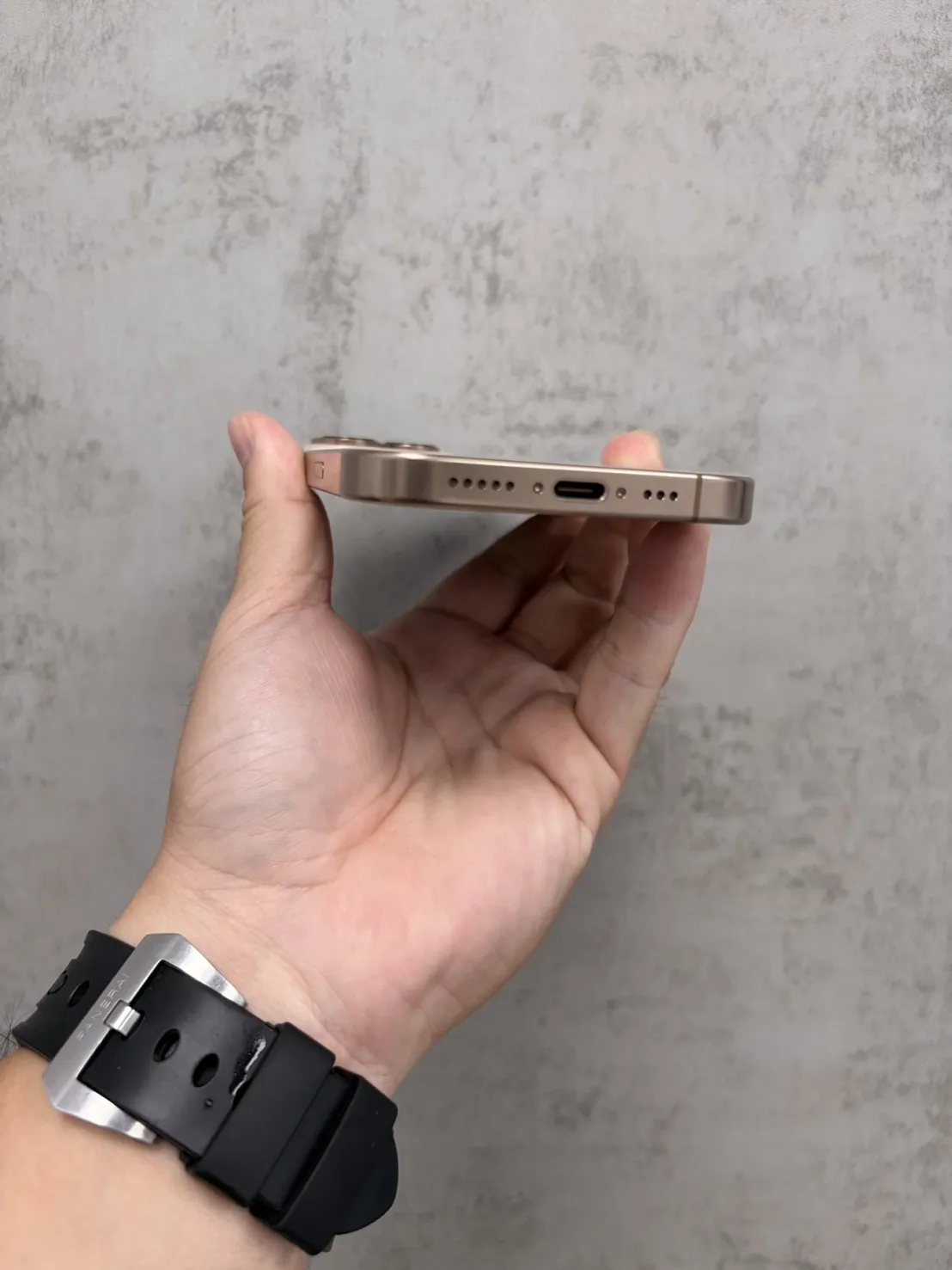 16 Pro 128G 金 電池 94 %