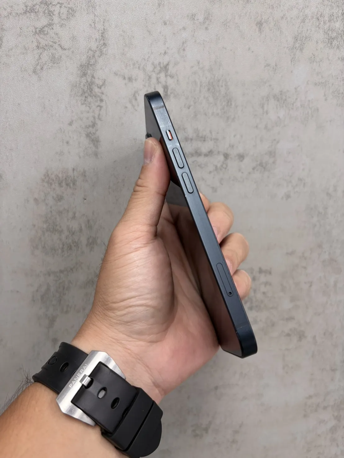 13 128G 黑 副廠電池 100 %