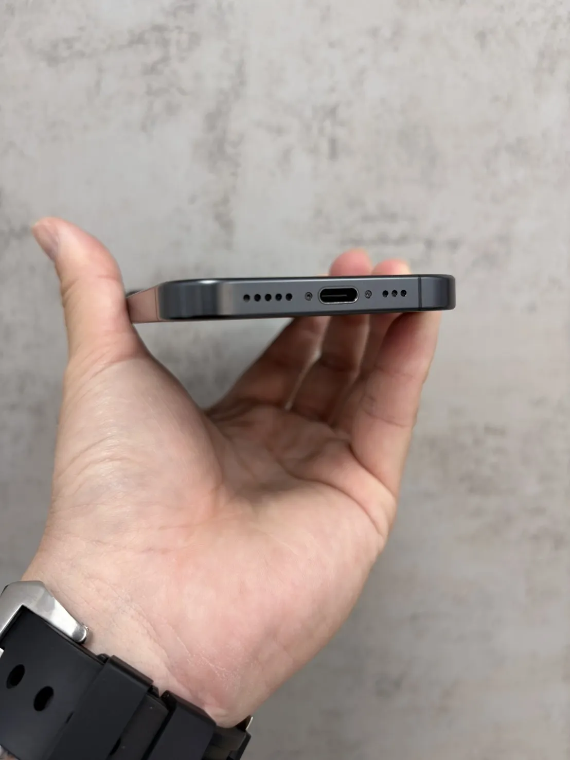 15 Pro 256G 黑 電池 87 %