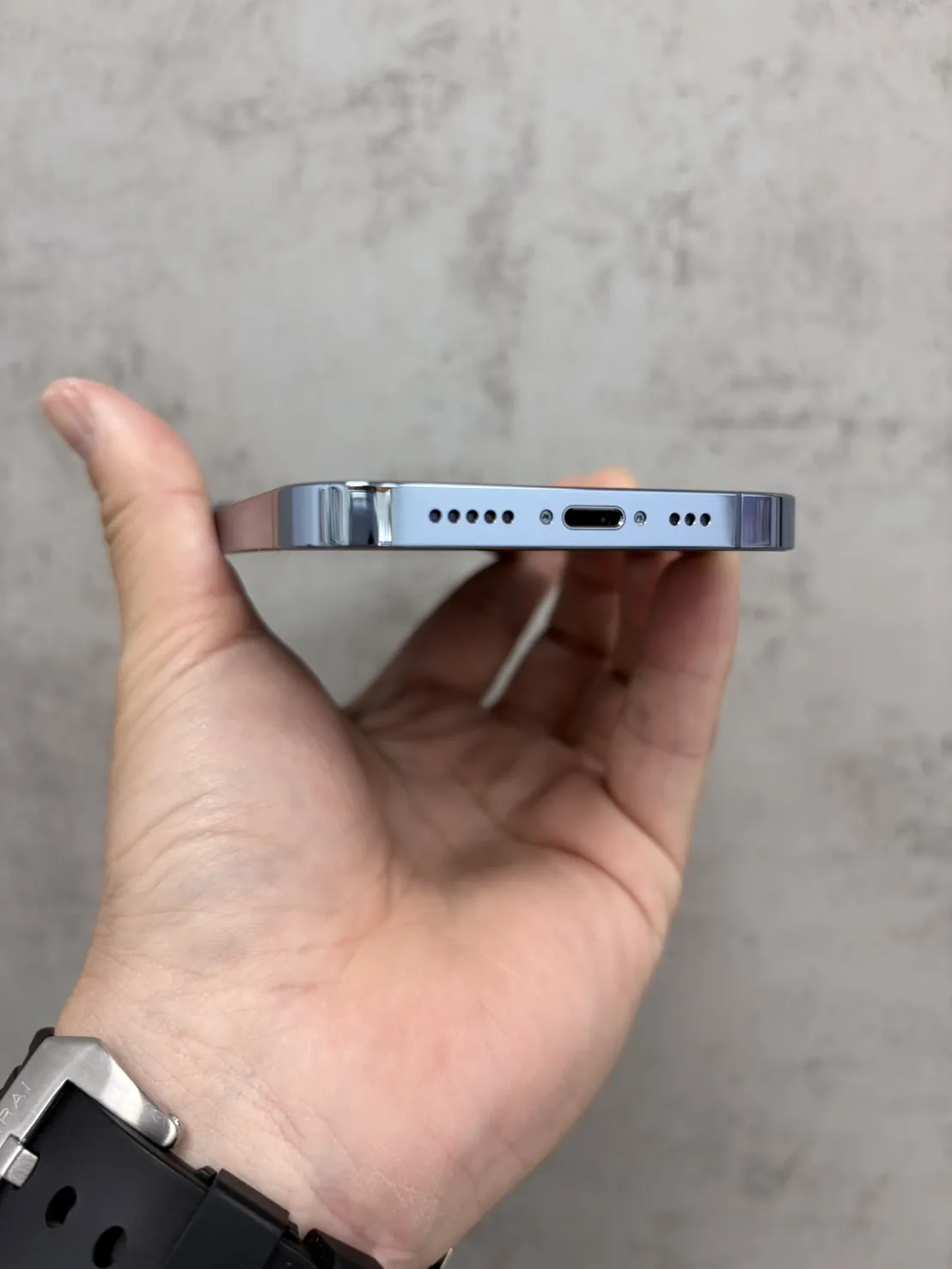 13 Pro 256G 藍 電池 74 %