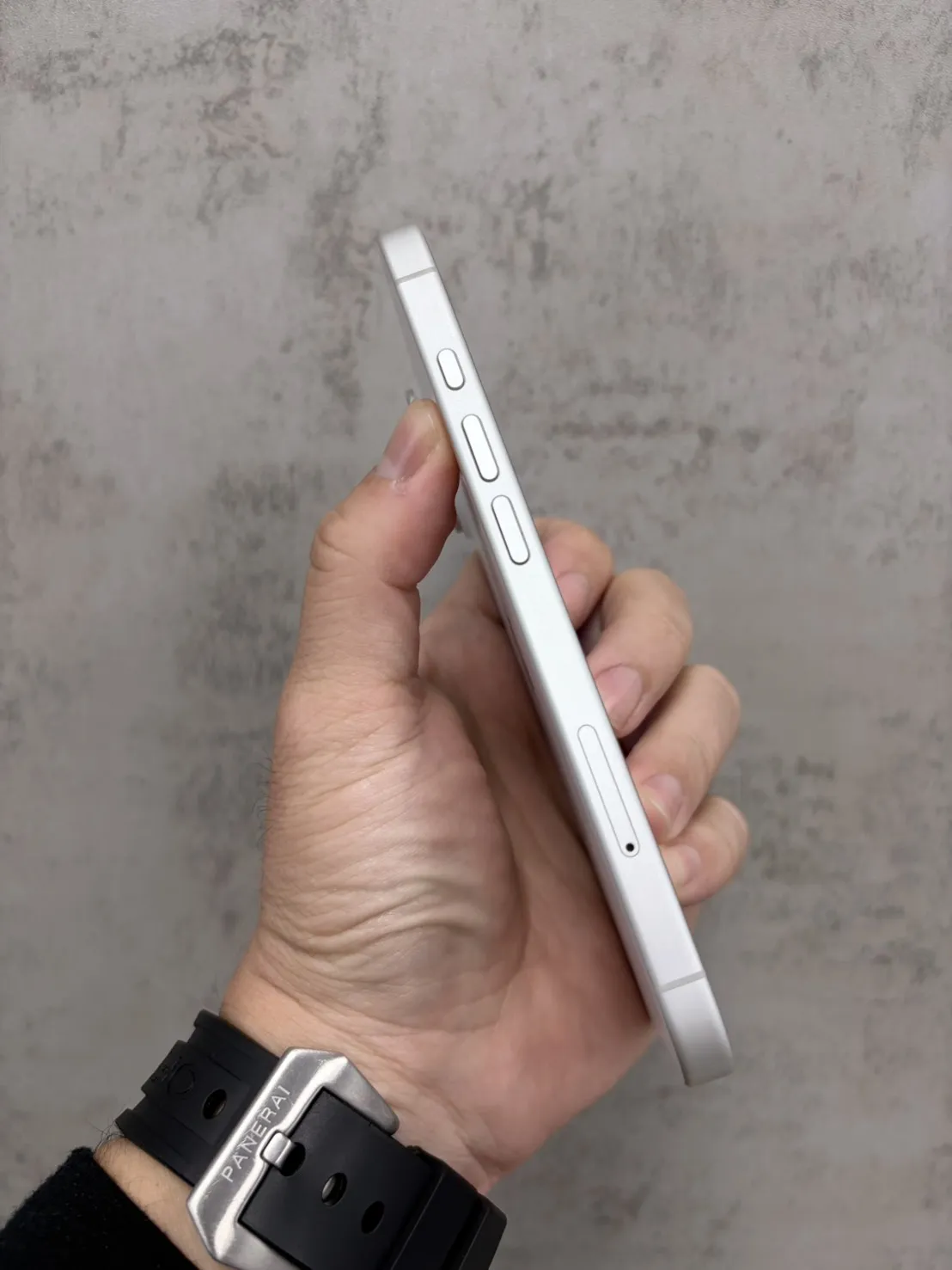 16 128G 白 電池87% #78