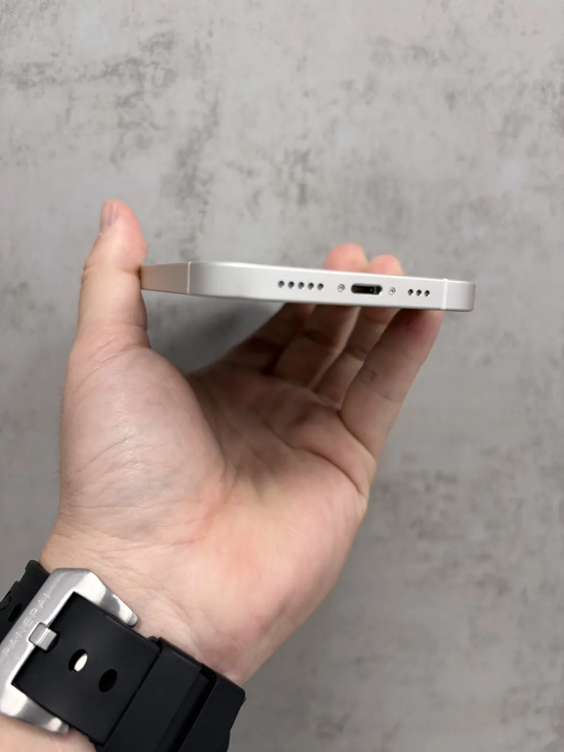 12 64G 白 電池77% #82