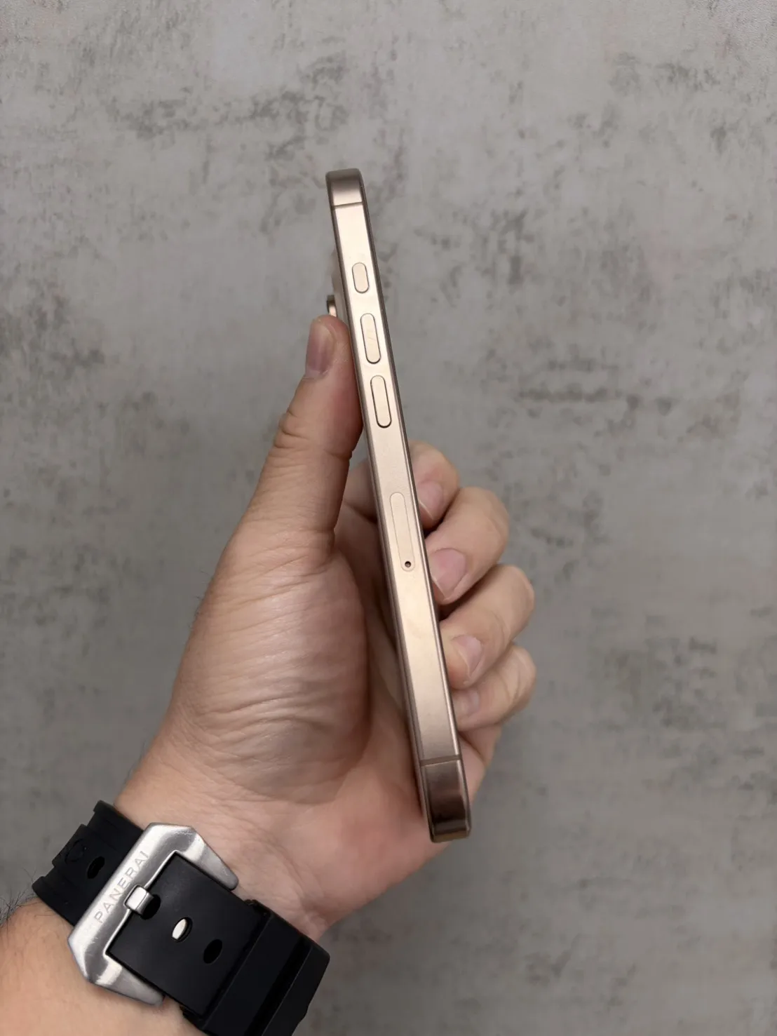 16 Pro 128G 金 電池88% #37