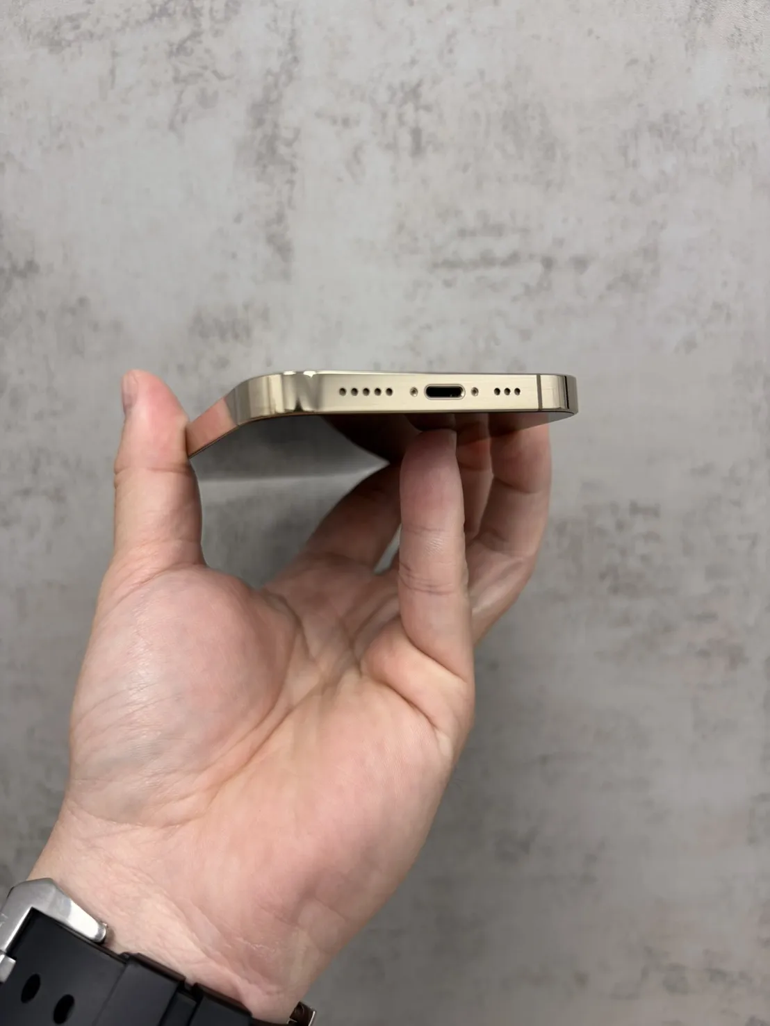 13 Pro 256G 金 電池89% #86