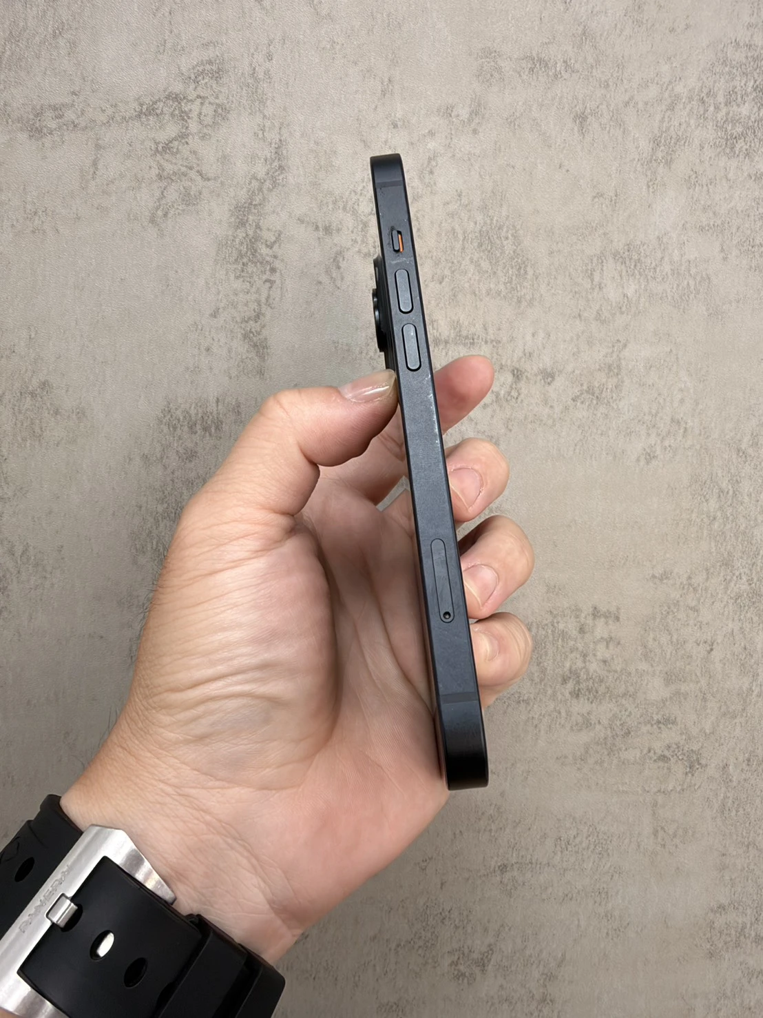 14 256G 黑 電池77% #86