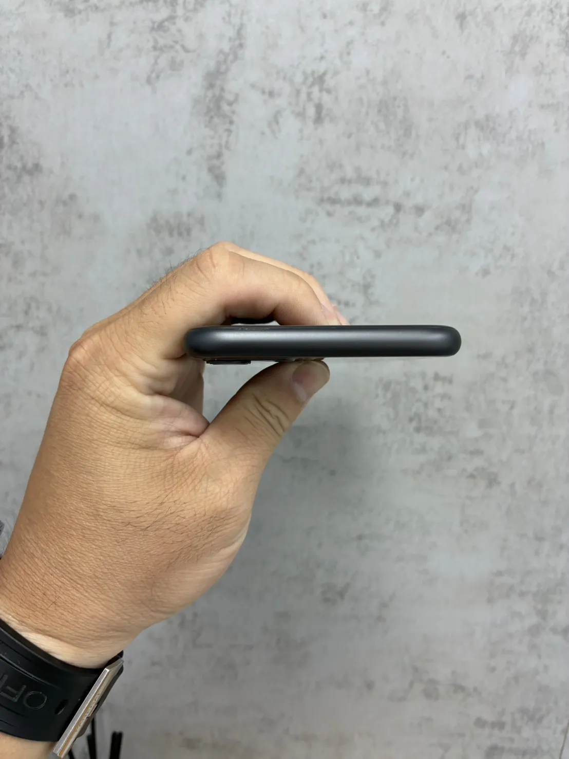iPhone 11 64G 黑