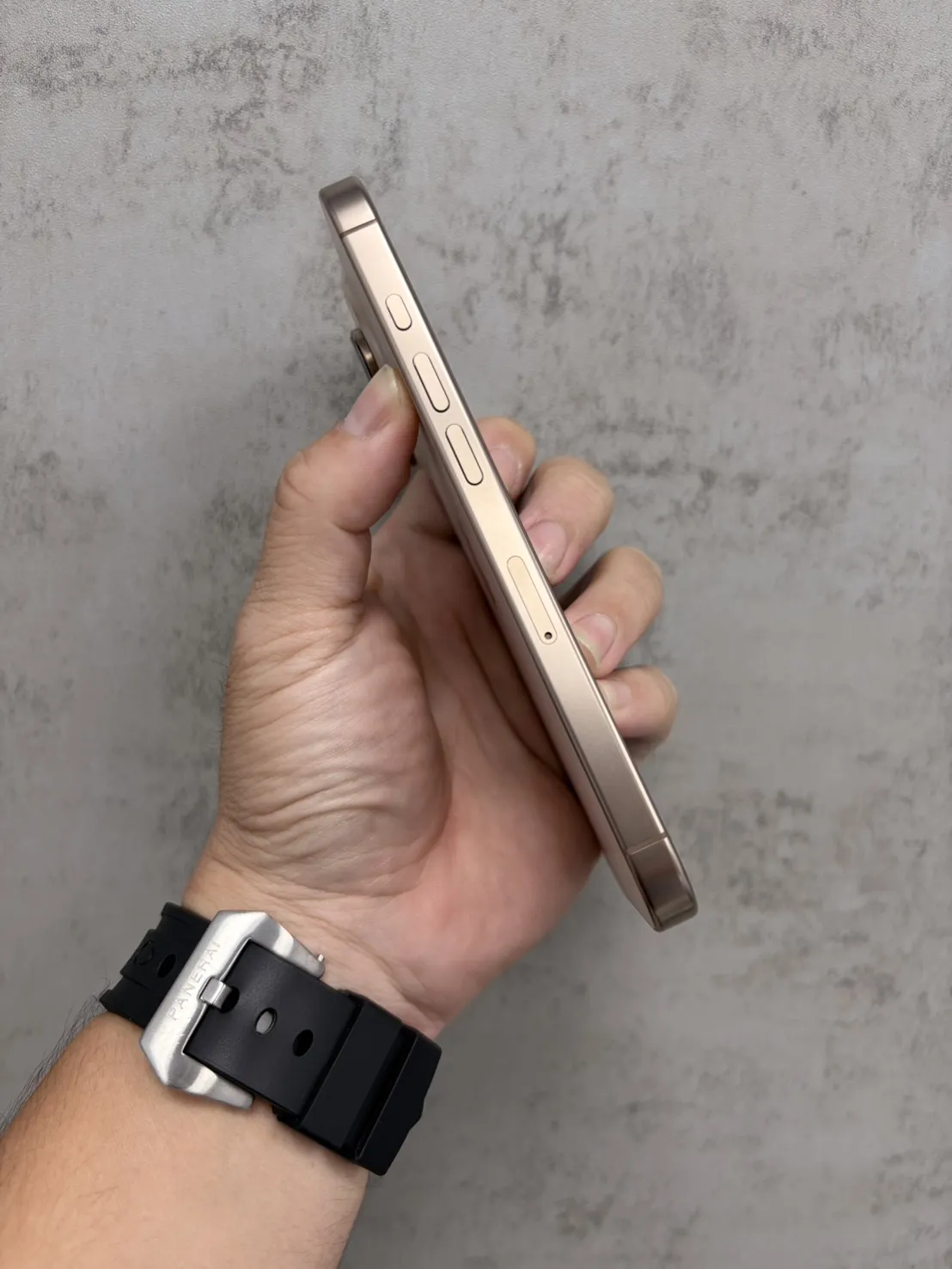 16 Pro 256G 金 電池 94 %